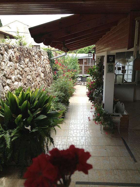 Mina Teva Metula Exterior foto